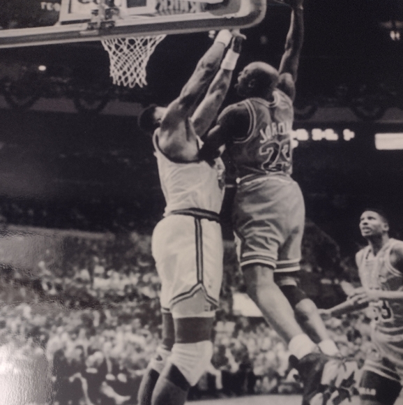MICHAEL JORDAN DUNKS💥ON EWING  8.5x11 REPRINT 3 POSTER GLOSSY B/W BUNDLE SET!🔥 - Picture 4 of 16